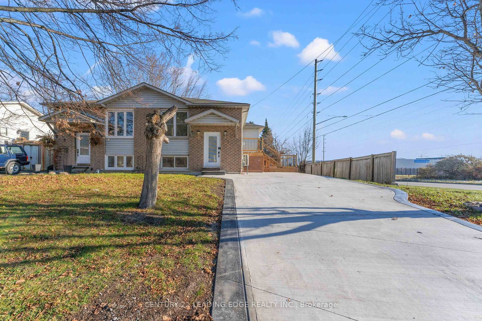 1 LOCKHART Gate, Bowmanville, Clarington 