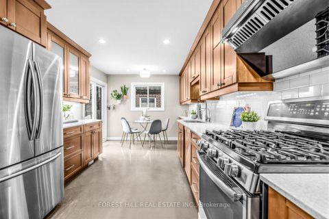 Photo 10 at 49 Seaton Drive, Aurora Highlands, Aurora