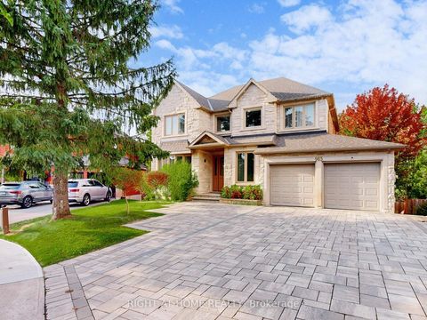 Photo 2 at 963 Northern Prospect Crescent, Wyndham, Newmarket