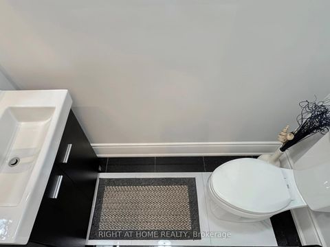 Photo 13 at 963 Northern Prospect Crescent, Wyndham, Newmarket