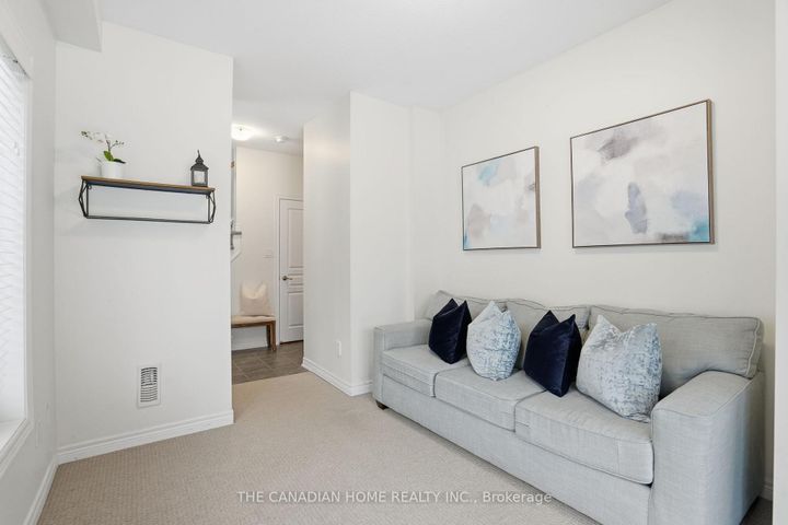 Photo 10 at 33 - 257 Parkside Drive, Waterdown, Hamilton