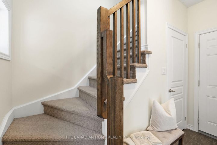 Photo 12 at 33 - 257 Parkside Drive, Waterdown, Hamilton