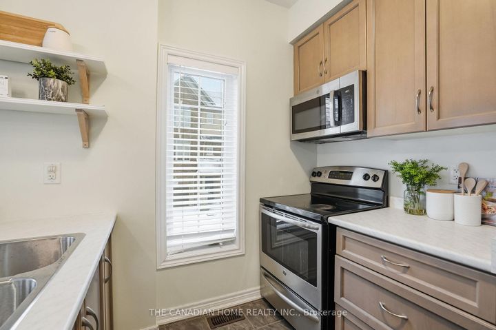Photo 18 at 33 - 257 Parkside Drive, Waterdown, Hamilton
