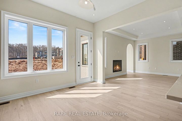 Photo 4 at 1236 QUEENS PLATE Road W, GA Glen Abbey, Oakville