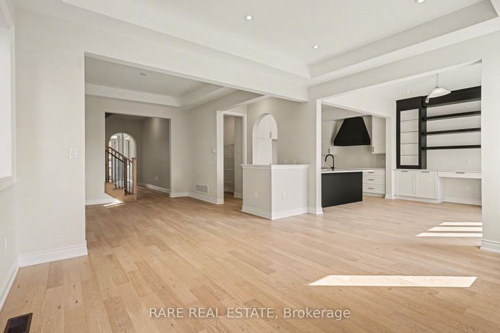 Photo 6 at 1236 QUEENS PLATE Road W, GA Glen Abbey, Oakville