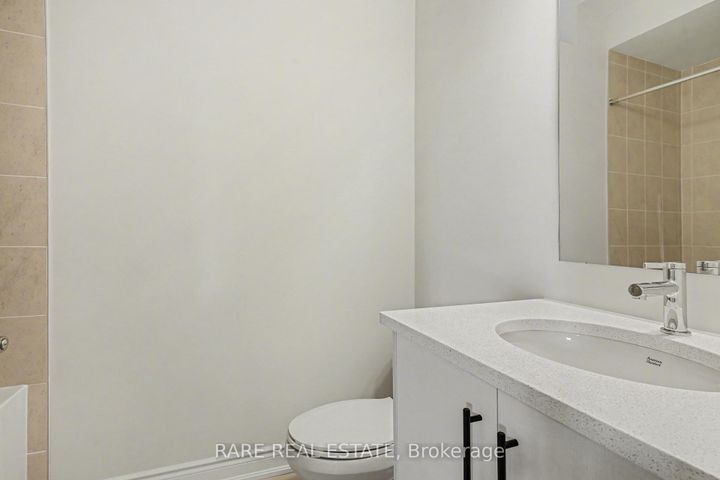 Photo 15 at 1236 QUEENS PLATE Road W, GA Glen Abbey, Oakville