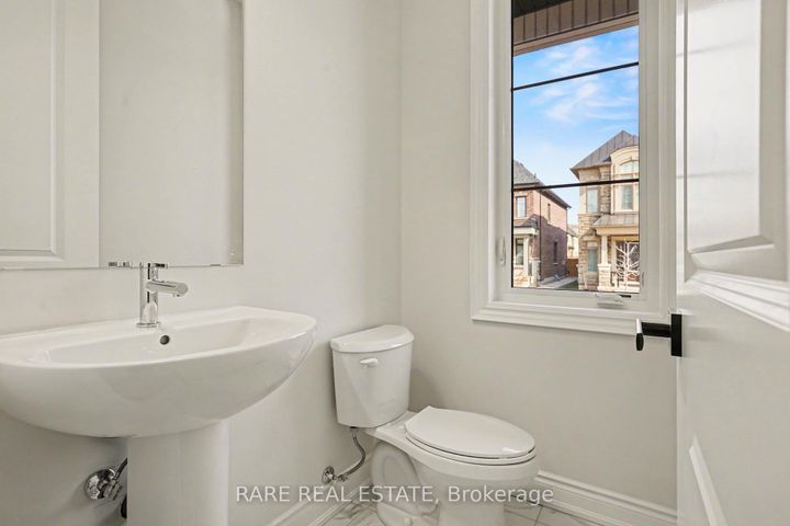 Photo 37 at 1236 QUEENS PLATE Road W, GA Glen Abbey, Oakville