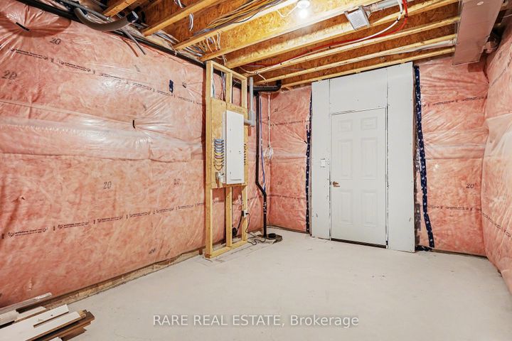 Photo 44 at 1236 QUEENS PLATE Road W, GA Glen Abbey, Oakville