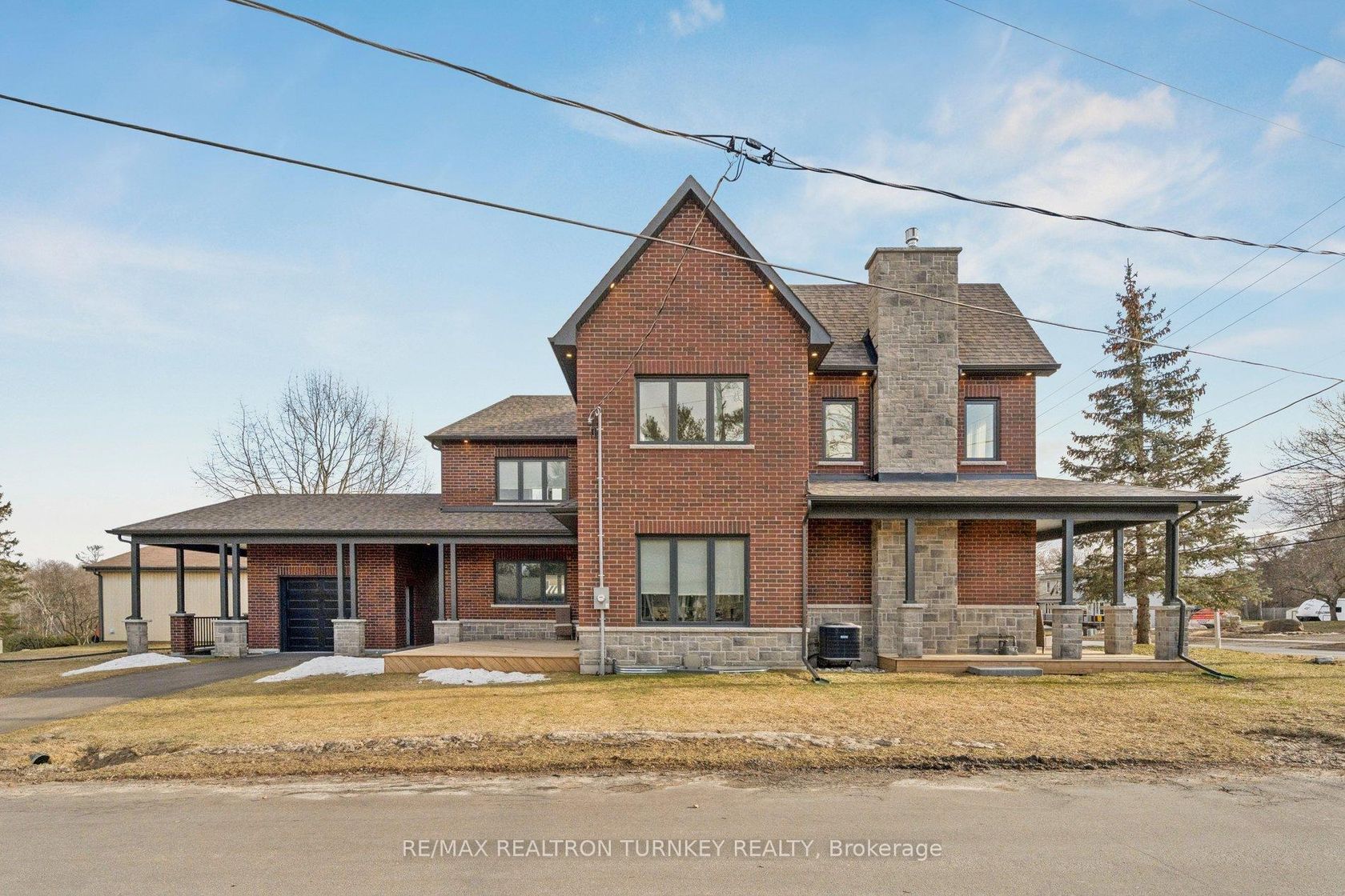 271 Main Street N, Uxbridge 