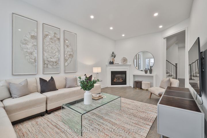 Photo 2 at 33 Ravel Drive, Patterson, Vaughan