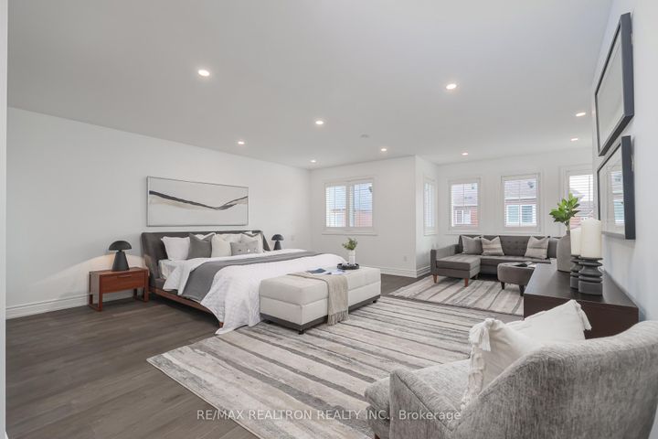 Photo 12 at 33 Ravel Drive, Patterson, Vaughan