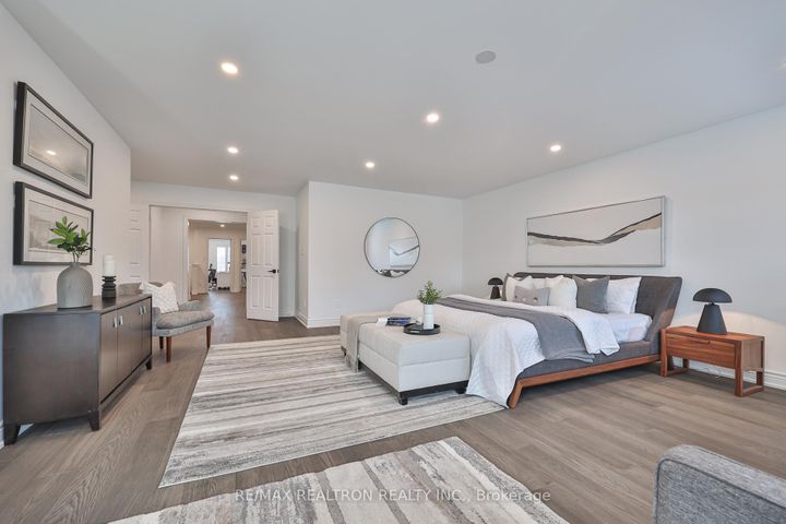 Photo 15 at 33 Ravel Drive, Patterson, Vaughan