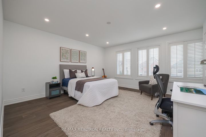 Photo 18 at 33 Ravel Drive, Patterson, Vaughan