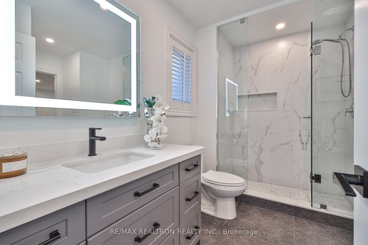 Photo 21 at 33 Ravel Drive, Patterson, Vaughan