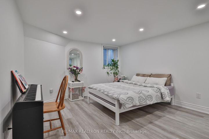 Photo 29 at 33 Ravel Drive, Patterson, Vaughan