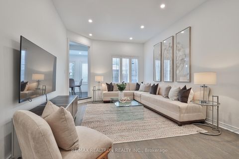 Photo 3 at 33 Ravel Drive, Patterson, Vaughan