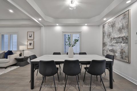 Photo 5 at 33 Ravel Drive, Patterson, Vaughan