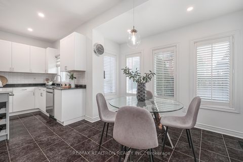 Photo 9 at 33 Ravel Drive, Patterson, Vaughan