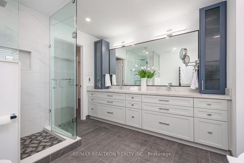 Photo 16 at 33 Ravel Drive, Patterson, Vaughan