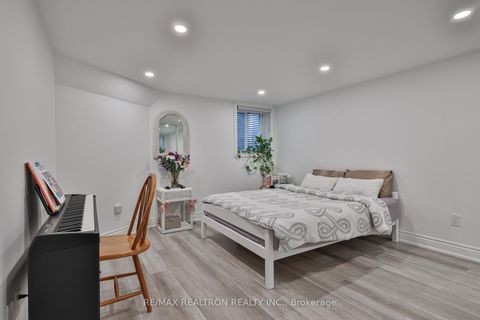 Photo 29 at 33 Ravel Drive, Patterson, Vaughan