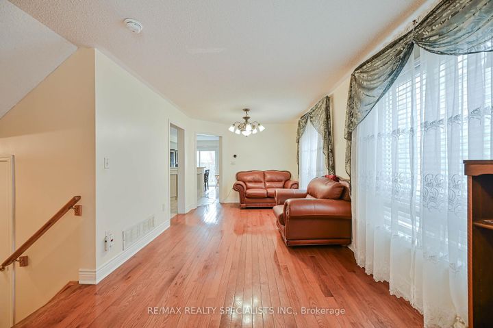 Photo 8 at 15 Eastway Street, Gore Industrial North, Brampton