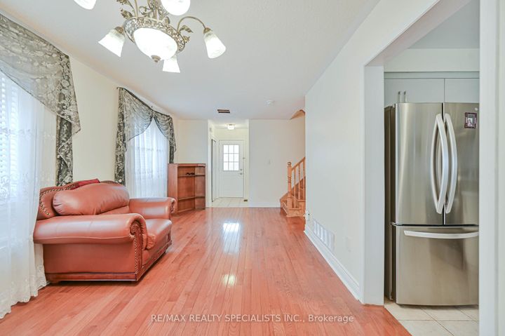 Photo 10 at 15 Eastway Street, Gore Industrial North, Brampton