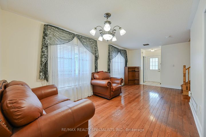 Photo 11 at 15 Eastway Street, Gore Industrial North, Brampton