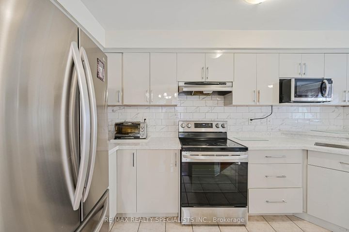 Photo 13 at 15 Eastway Street, Gore Industrial North, Brampton