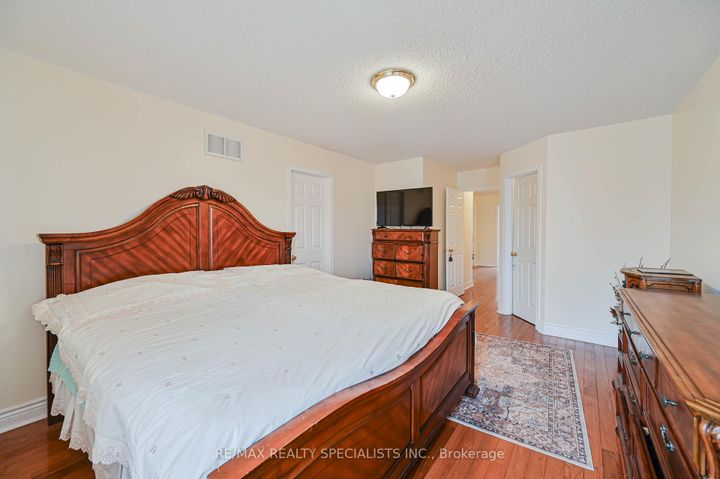 Photo 32 at 15 Eastway Street, Gore Industrial North, Brampton