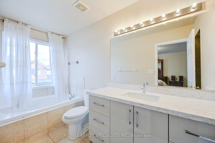 Photo 33 at 15 Eastway Street, Gore Industrial North, Brampton