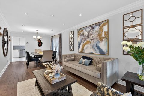 Photo 5 at 92 Weldrick Road E, Harding, Richmond Hill