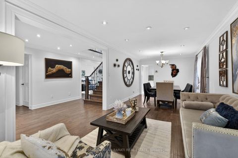 Photo 6 at 92 Weldrick Road E, Harding, Richmond Hill