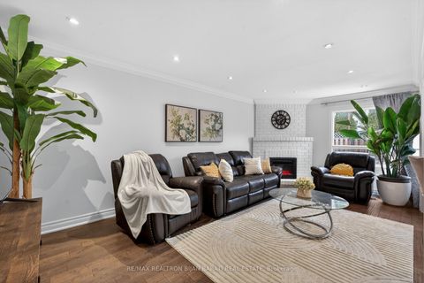 Photo 11 at 92 Weldrick Road E, Harding, Richmond Hill