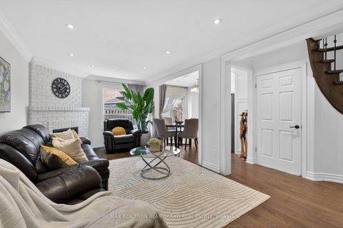 Photo 12 at 92 Weldrick Road E, Harding, Richmond Hill