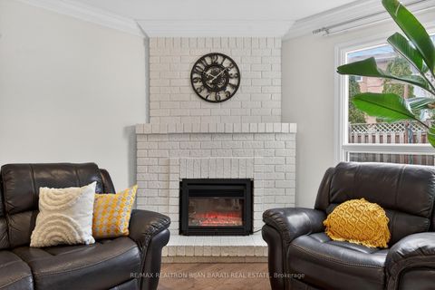 Photo 15 at 92 Weldrick Road E, Harding, Richmond Hill