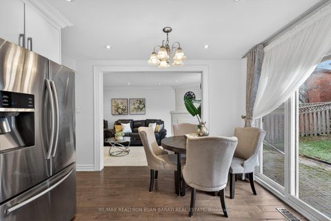 Photo 19 at 92 Weldrick Road E, Harding, Richmond Hill