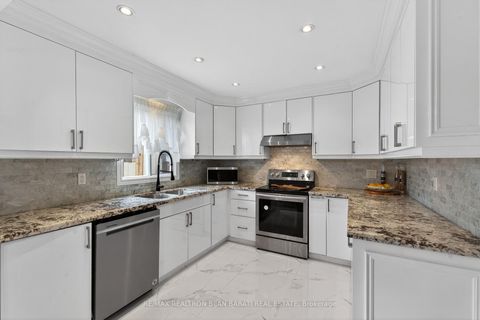 Photo 21 at 92 Weldrick Road E, Harding, Richmond Hill