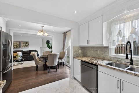 Photo 24 at 92 Weldrick Road E, Harding, Richmond Hill