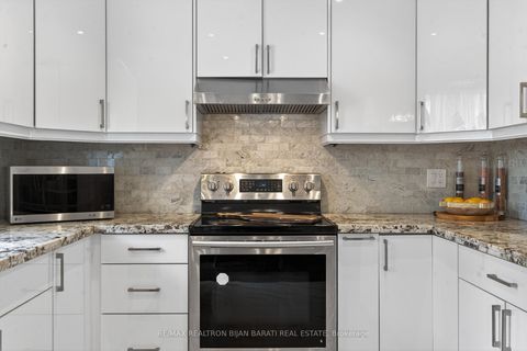 Photo 25 at 92 Weldrick Road E, Harding, Richmond Hill