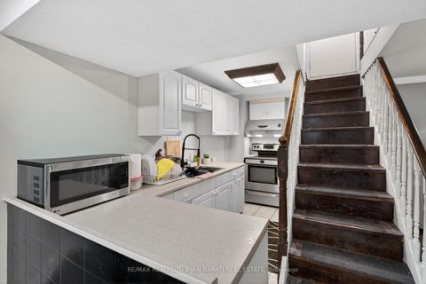 Photo 40 at 92 Weldrick Road E, Harding, Richmond Hill