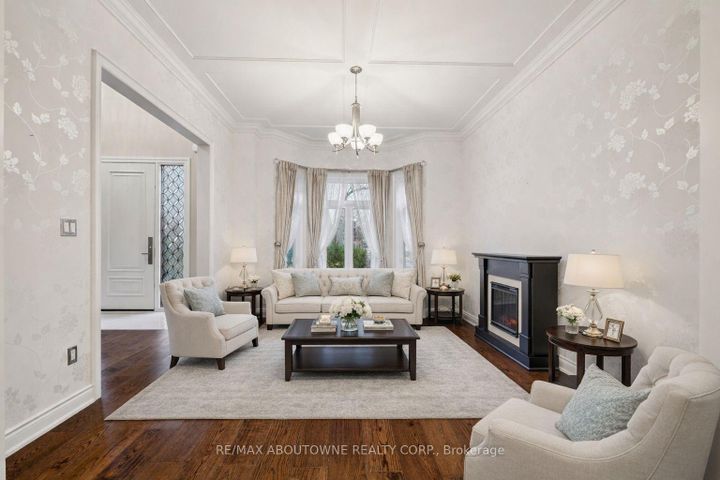 Photo 4 at 1379 Rebecca Street, WO West, Oakville