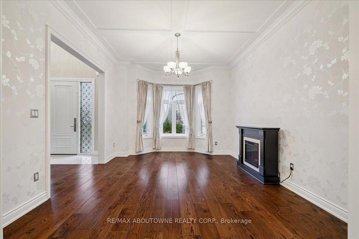 Photo 5 at 1379 Rebecca Street, WO West, Oakville