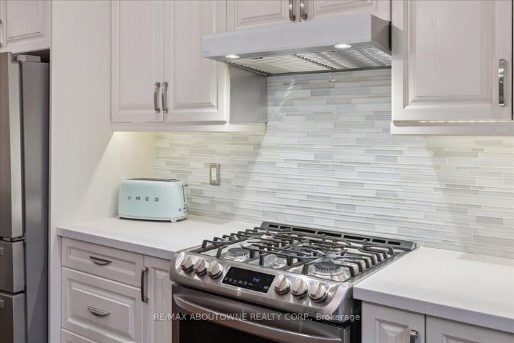 Photo 12 at 1379 Rebecca Street, WO West, Oakville