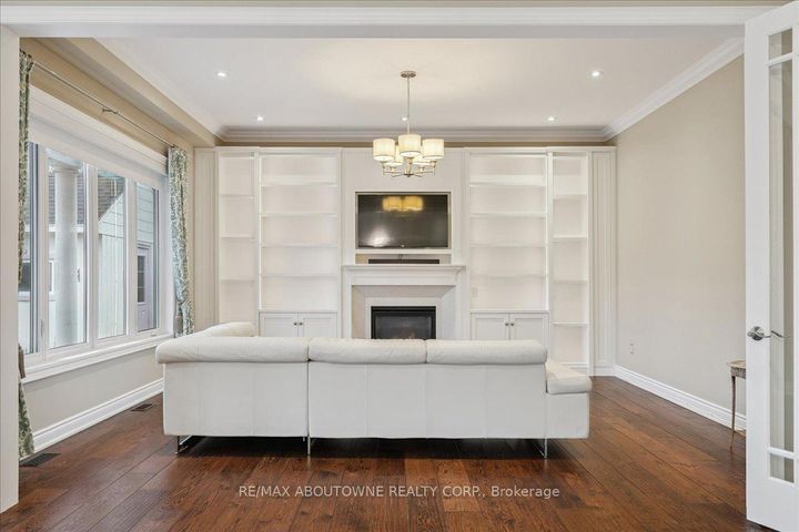 Photo 18 at 1379 Rebecca Street, WO West, Oakville