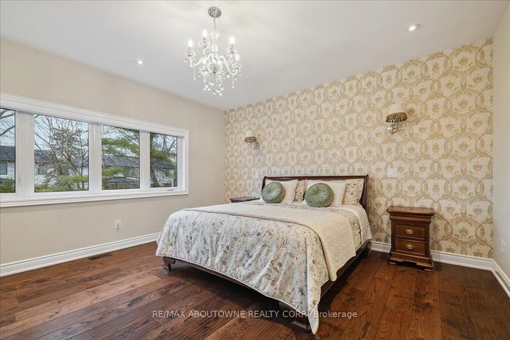 Photo 23 at 1379 Rebecca Street, WO West, Oakville