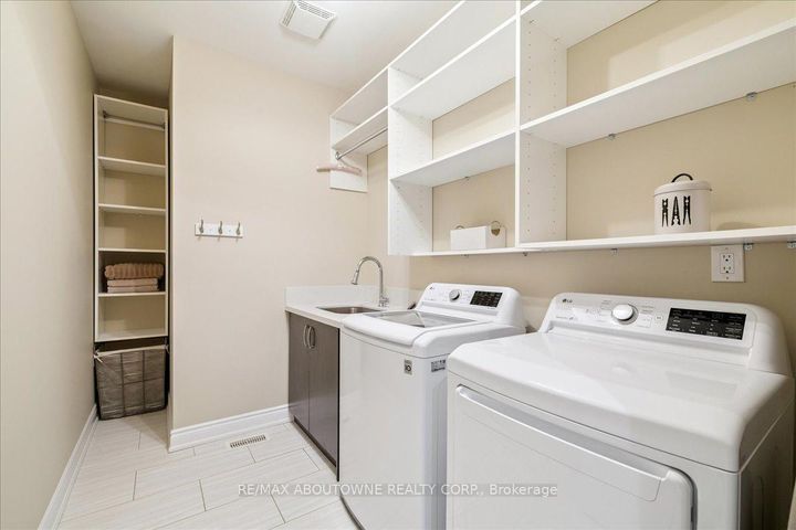 Photo 33 at 1379 Rebecca Street, WO West, Oakville