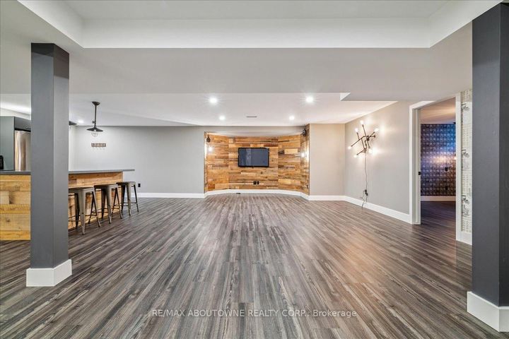 Photo 36 at 1379 Rebecca Street, WO West, Oakville