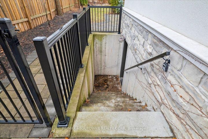 Photo 43 at 1379 Rebecca Street, WO West, Oakville