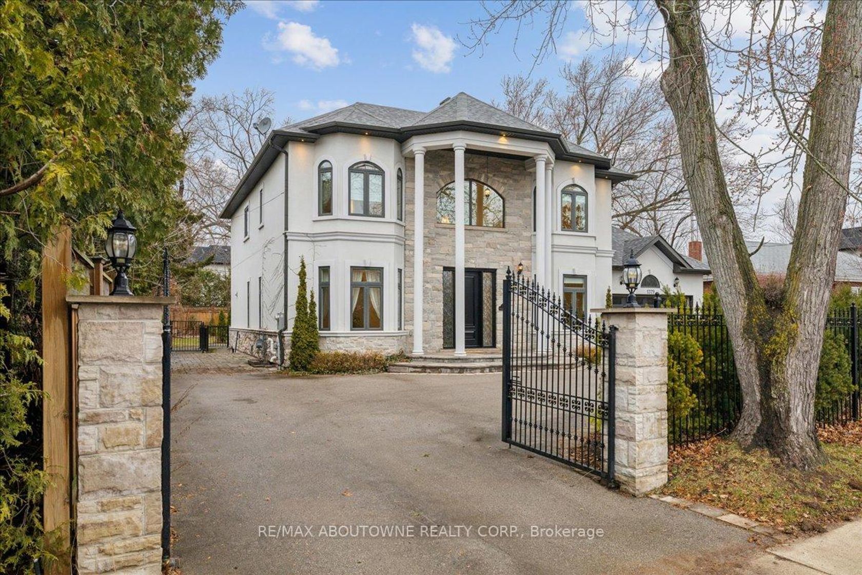 1379 Rebecca Street, WO West, Oakville 