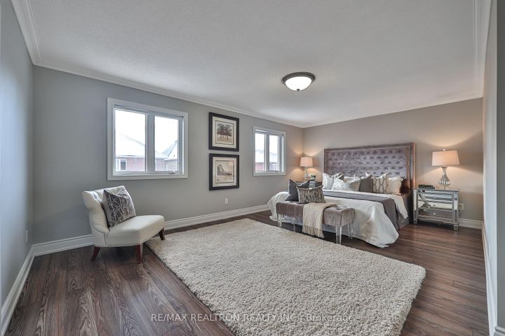 Photo 10 at 14 Daphnia Drive, Patterson, Vaughan